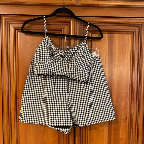 Guess Gingham Crop Top 1/2 Matching Set - Picture 2 of 6
